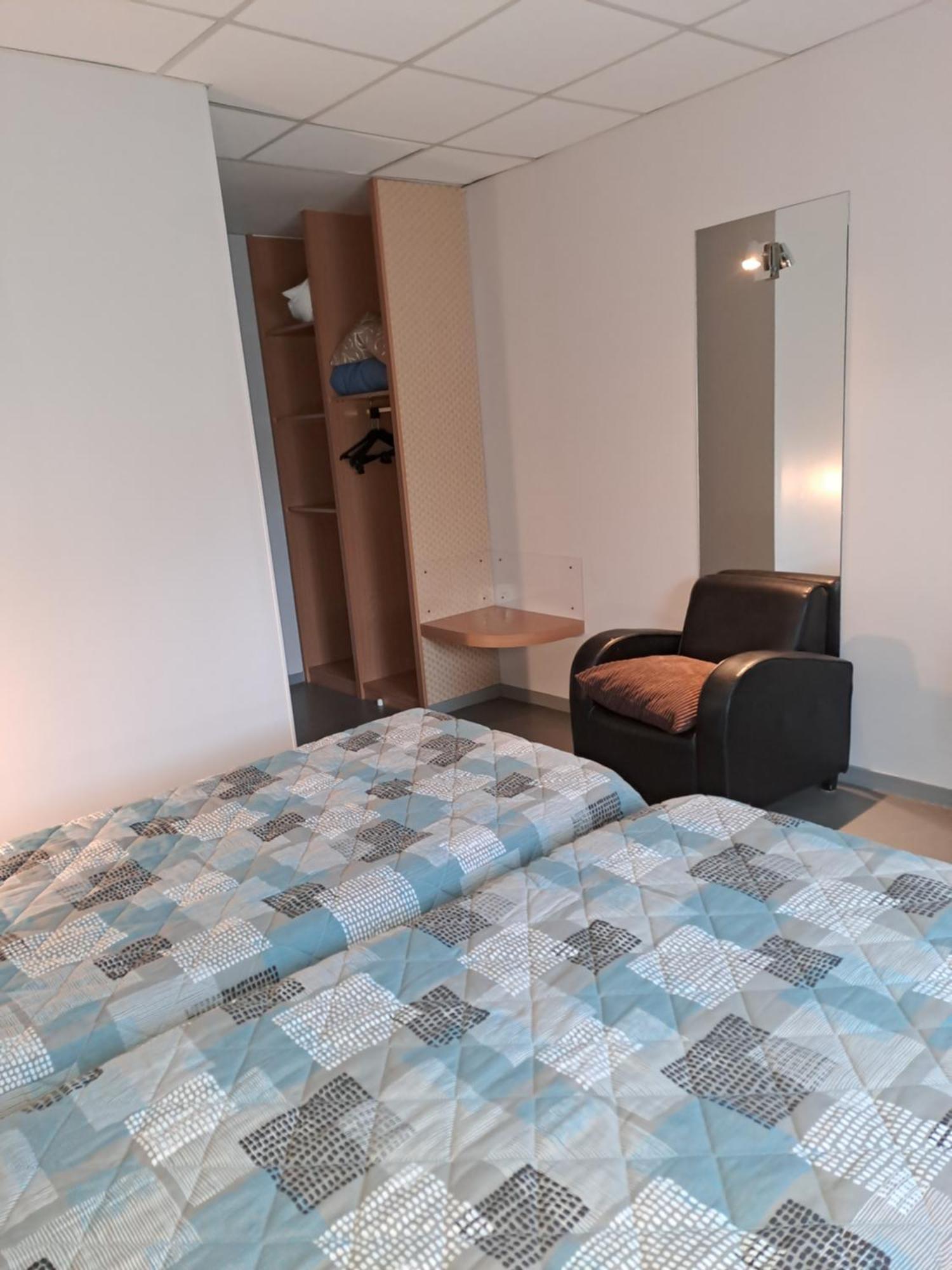 Hotel Le Grand Chene Gièvres Zewnętrze zdjęcie