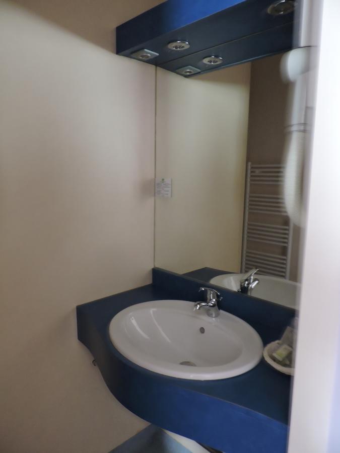 Hotel Le Grand Chene Gièvres Zewnętrze zdjęcie